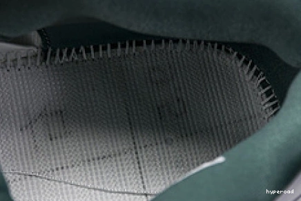Hyperoad “Oxidized Air Green” Jordan 4 0813